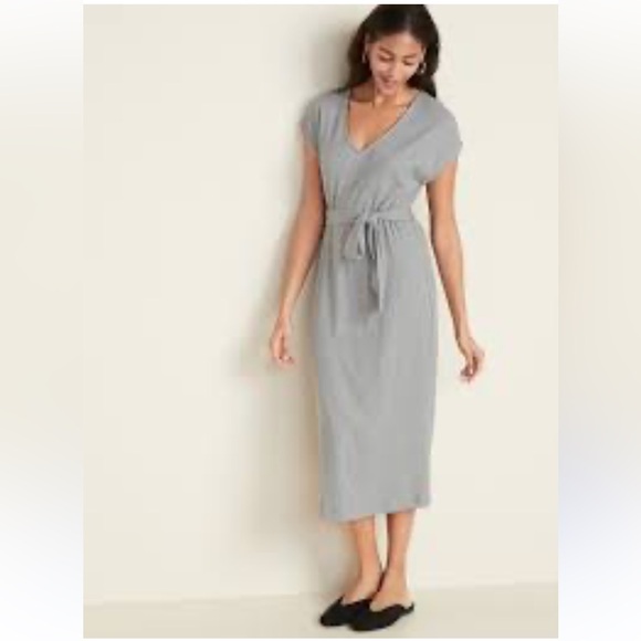 Old Navy Dresses & Skirts - Tie-Belt Rib-Knit Midi Shift Dress
